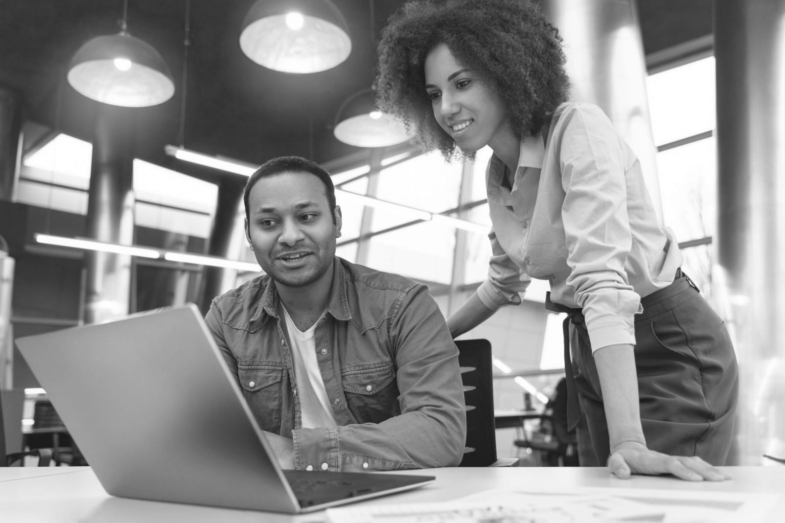 Diskusi strategi dan evaluasi hasil analisis trading