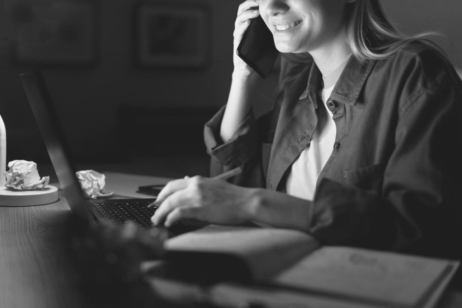 Suasana sesi trading Capital FPEQ dengan peserta yang fokus belajar analisa market